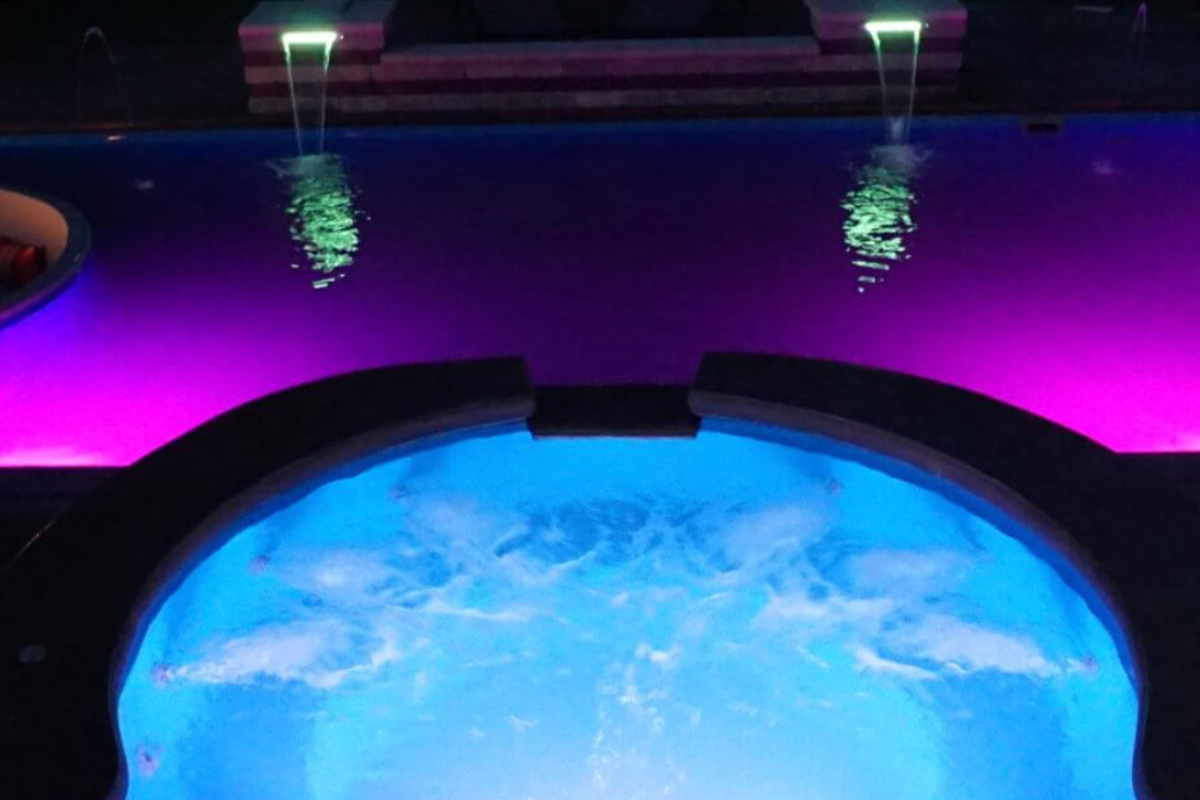 Thursday Pools Offers New Fiberglass Spa 1 thursday pools